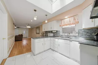 2922 W Nelson Street, Chicago, IL 60618 - Photo 14