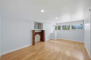 2922 W Nelson St, Chicago, IL 60618 - Photo 32