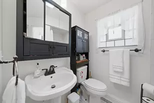 2922 W Nelson St, Chicago, IL 60618 - Photo 18