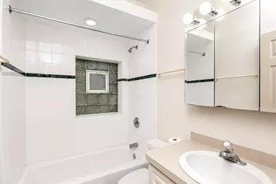3240 N Racine Avenue #1, Chicago, IL 60657 - Photo 10