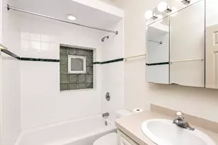 3240 N Racine Ave, Chicago, IL 60657 - Photo 10