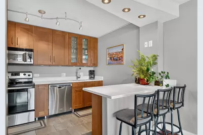 3930 N Pine Grove Avenue #1710, Chicago, IL 60613 - Photo 6