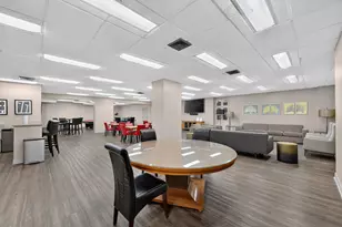 3930 N Pine Grove Ave, Chicago, IL 60613 - Photo 14