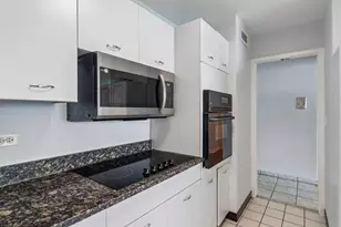 6301 N Sheridan Rd, Chicago, IL 60660 - Photo 12