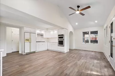 6520 N Christiana Avenue, Lincolnwood, IL 60712 - Photo 14