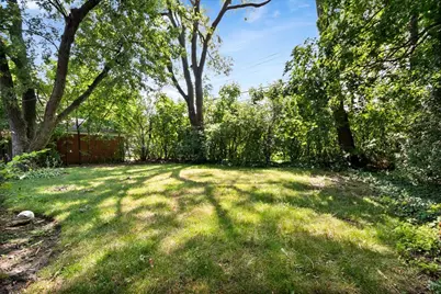 6520 N Christiana Avenue, Lincolnwood, IL 60712 - Photo 2