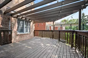 6520 N Christiana Ave, Lincolnwood, IL 60712 - Photo 4