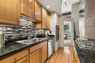 360 W Illinois St, Chicago, IL 60654 - Photo 10