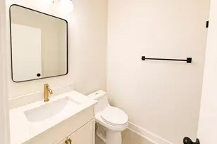 3136 N Ridgeway Ave, Chicago, IL 60618 - Photo 8