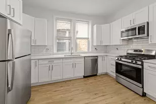 1349 W Taylor St, Chicago, IL 60607 - Photo 2