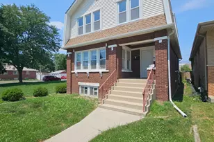 2626 W 96th Pl, Evergreen Park, IL 60805 - Photo 2