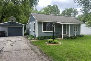 37 S Heather Dr, Crystal Lake, IL 60014 - Photo 1