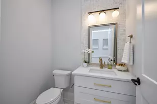 2447 Sharon Ct, Naperville, IL 60564 - Photo 16