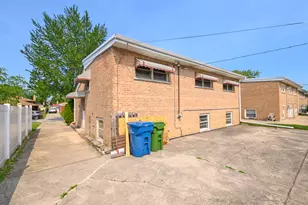 10525 S Kildare Ave, Oak Lawn, IL 60453 - Photo 16