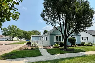 119 Garden Dr, Montgomery, IL 60538 - Photo 2