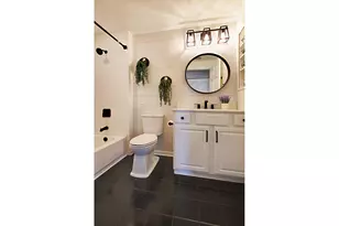 343 W Old Town Ct, Chicago, IL 60610 - Photo 16