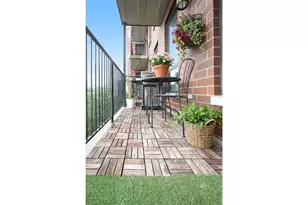 343 W Old Town Ct, Chicago, IL 60610 - Photo 18