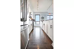 343 W Old Town Ct, Chicago, IL 60610 - Photo 10