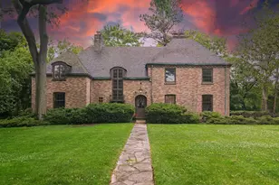 102 Pine Rd, Barrington, IL 60010 - Photo 1