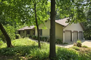 5931 S Bogey Dr, Polo, IL 61064 - Photo 2