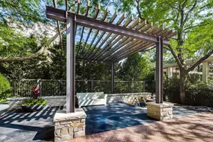 1960 N Lincoln Park West Ave, Chicago, IL 60614 - Photo 8