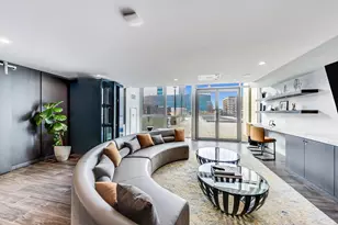 750 N Hudson Ave, Chicago, IL 60654 - Photo 40
