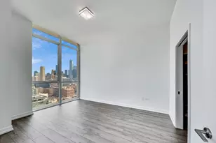 750 N Hudson Ave, Chicago, IL 60654 - Photo 16