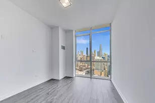 750 N Hudson Ave, Chicago, IL 60654 - Photo 24