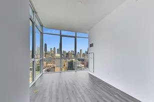 750 N Hudson Ave, Chicago, IL 60654 - Photo 8