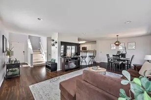 668 Acadia Cir, Crystal Lake, IL 60014 - Photo 6