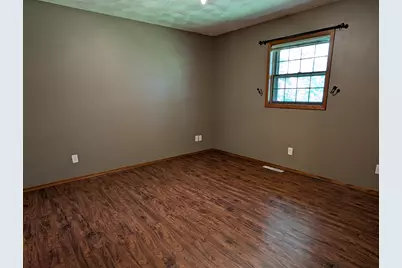 204 Hickory Drive, Lena, IL 61048 - Photo 8