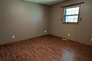 204 Hickory Dr, Lena, IL 61048 - Photo 8