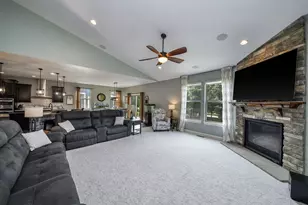 3529 Gallant Fox Dr, Elgin, IL 60124 - Photo 6