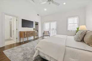 2446 W Homer St, Chicago, IL 60647 - Photo 16