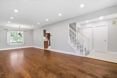 1284 Regent Drive, Mundelein, IL 60060 - Photo 2