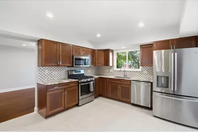 1284 Regent Drive, Mundelein, IL 60060 - Photo 8