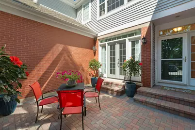 55 Lakebreeze Court, Lake Zurich, IL 60047 - Photo 2