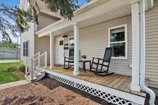 407 E Park St, Harvard, IL 60033 - Photo 2