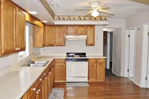 660 W Elm St, South Wilmington, IL 60474 - Photo 10