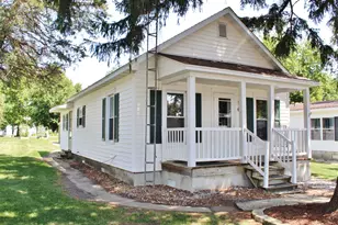 660 W Elm St, South Wilmington, IL 60474 - Photo 1