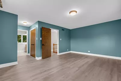 8430 Carriage Green Drive, Darien, IL 60561 - Photo 14