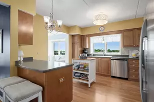 1 N Beacon Pl, La Grange, IL 60525 - Photo 16
