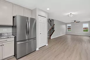 1816 Oxford Way, Joliet, IL 60431 - Photo 8