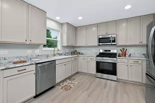 1816 Oxford Way, Joliet, IL 60431 - Photo 6