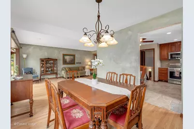 570 W Crockett Avenue, Elmhurst, IL 60126 - Photo 8