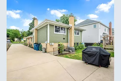 570 W Crockett Avenue, Elmhurst, IL 60126 - Photo 20
