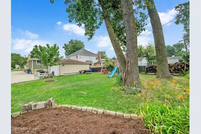 570 W Crockett Avenue, Elmhurst, IL 60126 - Photo 22