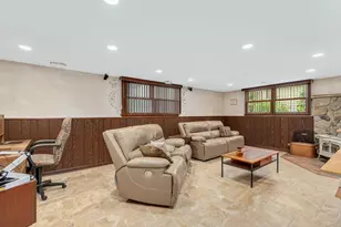 570 W Crockett Ave, Elmhurst, IL 60126 - Photo 16