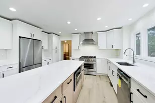 8S510 Oxford Ln, Naperville, IL 60565 - Photo 10