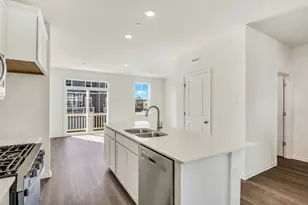 2052 Yellowstone Blvd, Mundelein, IL 60060 - Photo 6